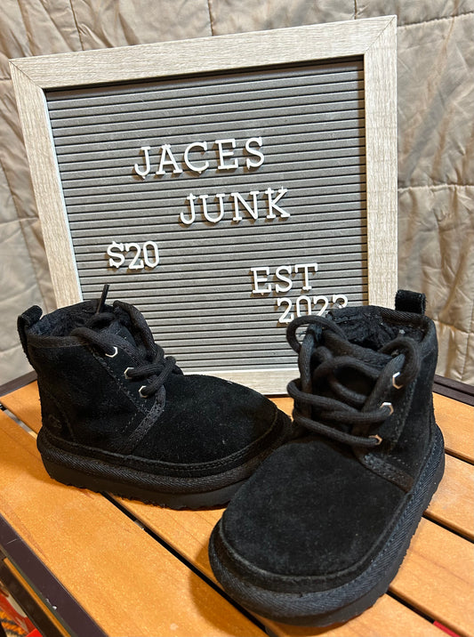 Black Uggs in size 7